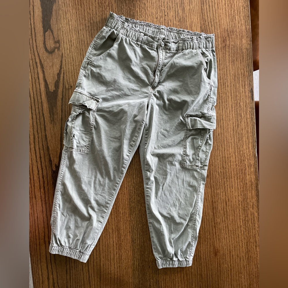 American Eagle Mom Joggers
